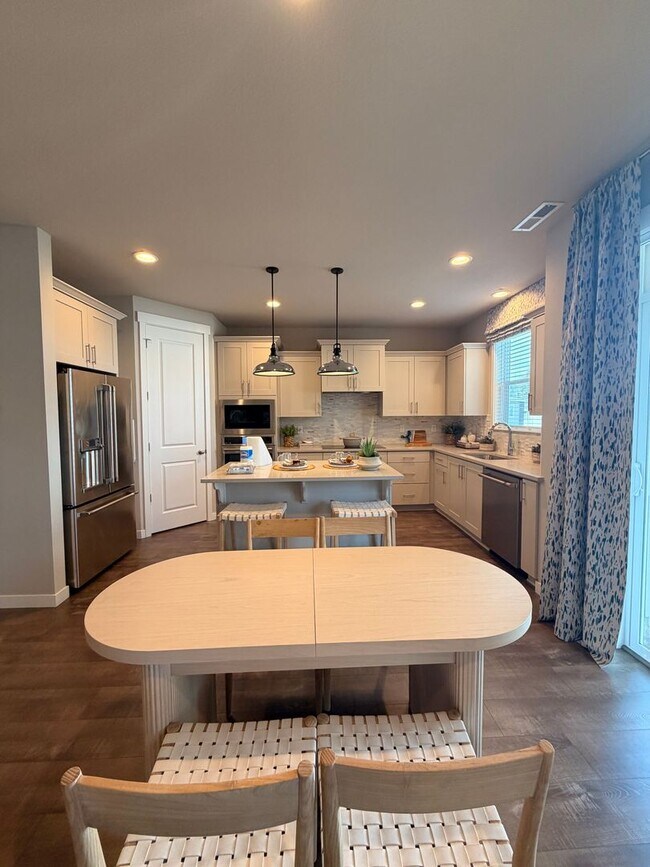 Foto del edificio - Model home! 4-bed 3-Bath Home on Moon MTN!