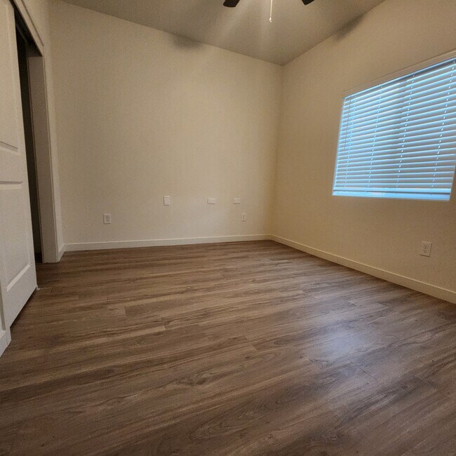 Foto del edificio - 8304 Grandy St