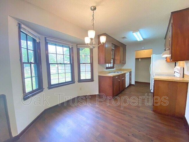 Building Photo - 103 Chickesaw Ct