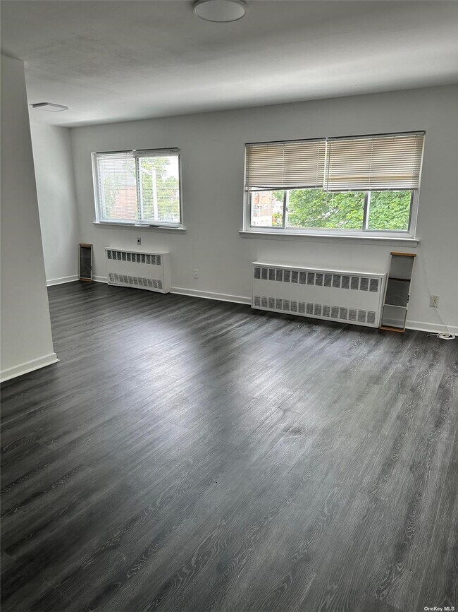 Foto del edificio - 84-01 264th St