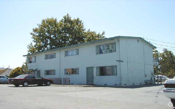 Building Photo - 142 Neville Way