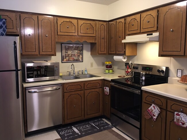 New stainless steel appliances in kitchen - 119 Michael Dr