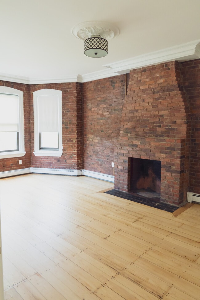 Building Photo - 41 Harvard St