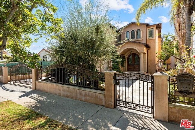 Foto del edificio - 2023 Parnell Ave