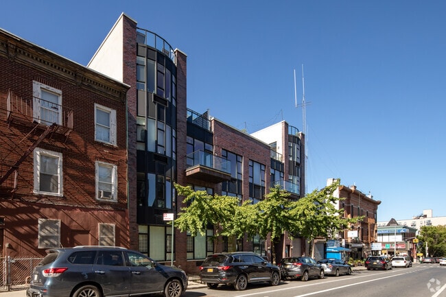 Building Photo - 226 15th St