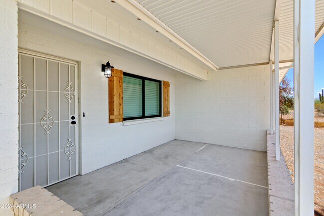 Foto del edificio - 15940 W Morning Vista Ln