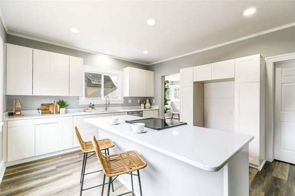 Foto del edificio - 3 bedroom / 2 bathroom home with Fenced Ba...