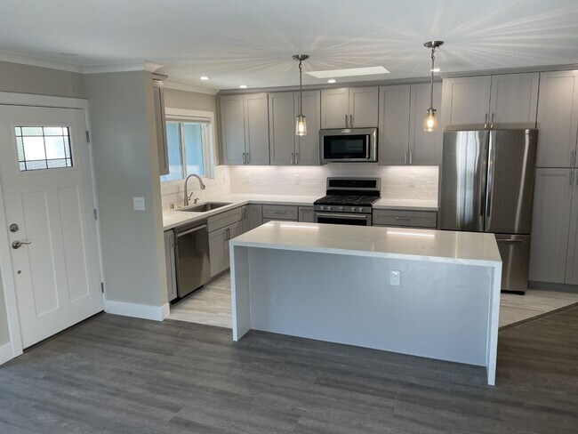 Foto del edificio - MOVE IN PROMO!! Move in by Feb 14th $200.0...