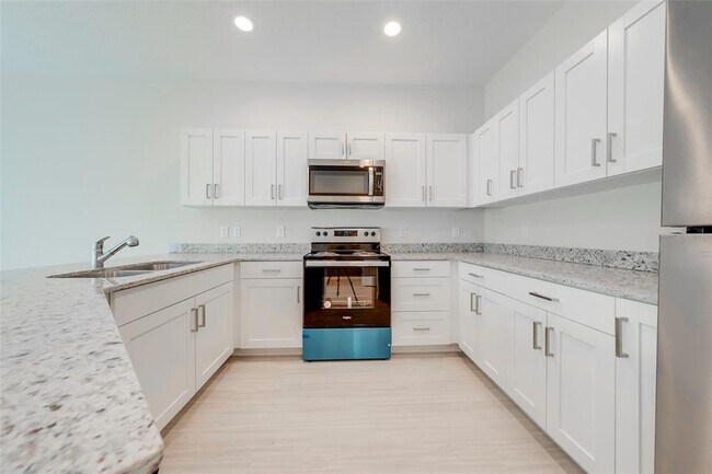 Foto del edificio - 2139 Penny Ln