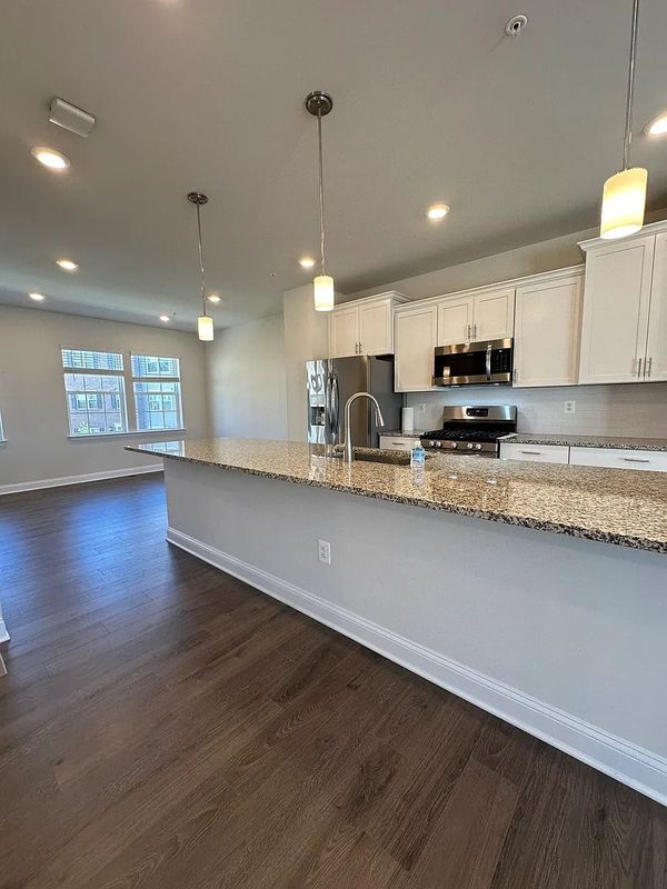 Foto del edificio - 7585 Marston Way