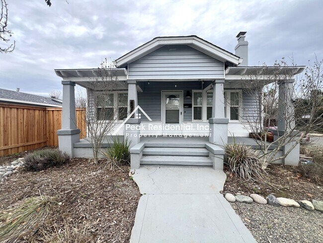 Foto del edificio - Charming Tahoe Park 2bd/1ba House