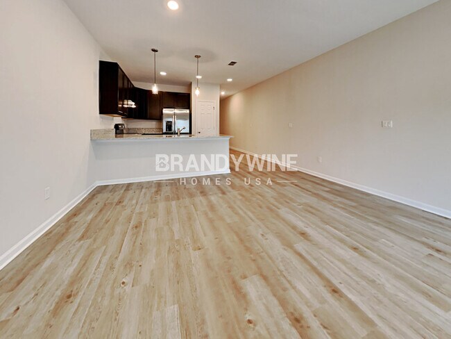 Foto del edificio - One and Half Month of FREE RENT!