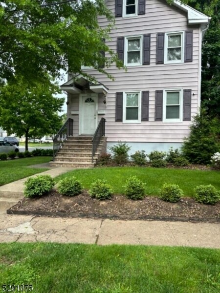 Primary Photo - 152 Willowdale Ave