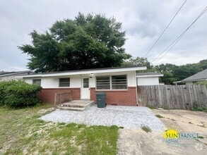 Building Photo - 107 Magnolia Ave SE