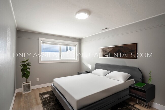 Building Photo - 425 S 600 W