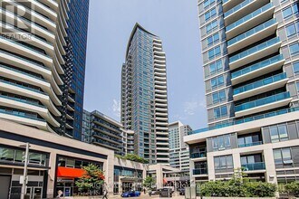 Building Photo - 7171 Yonge St