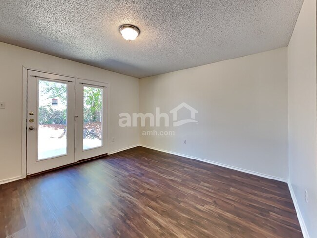 Foto del edificio - 10136 High Eagle Trail