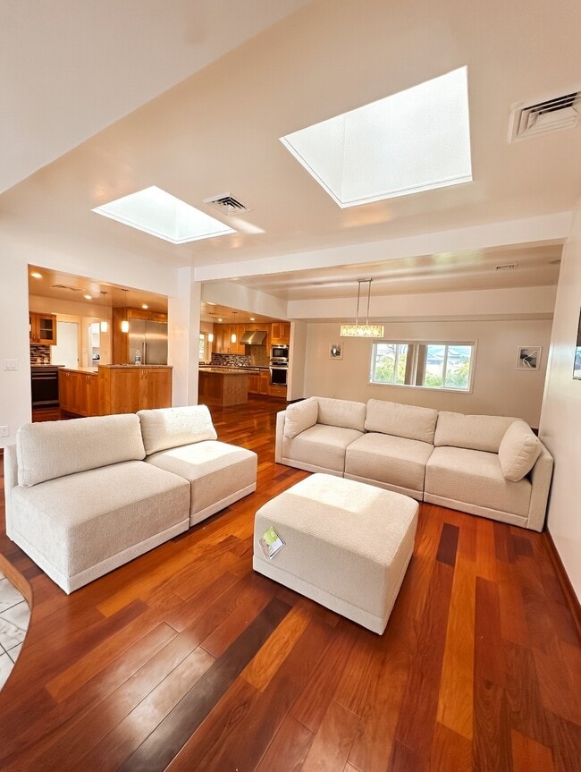 Building Photo - 238 Portlock Rd