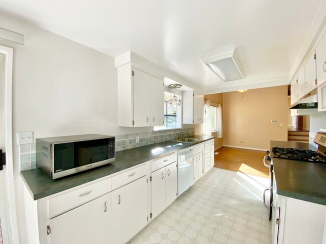 Building Photo - Great Home for rent