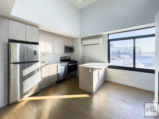Building Photo - Bushwick Avenue / Spacious 2 Bed 1-Bath