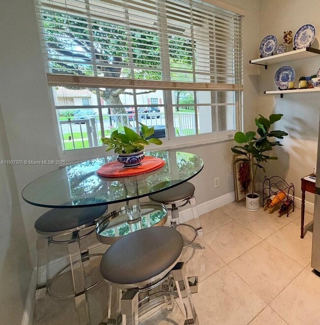 Foto del edificio - 3172 Fairway Cir