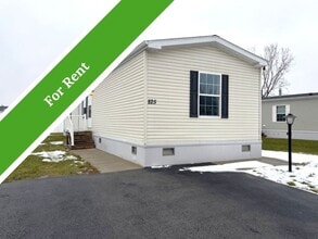 Building Photo - 825 Willowbrook Dr