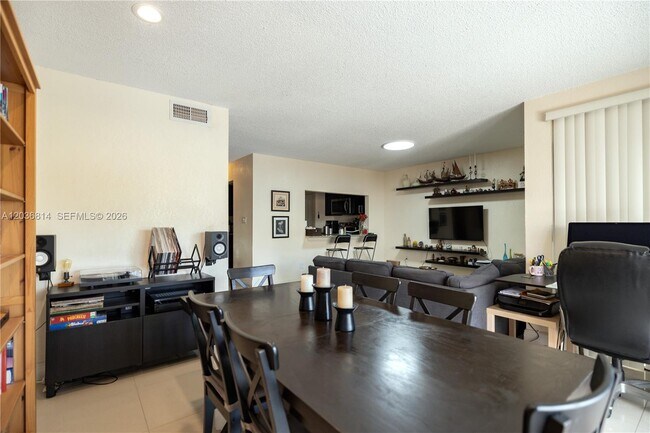 Foto del edificio - 13404 SW 14th Terrace