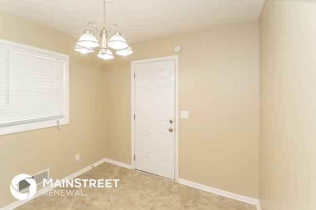 Building Photo - 1114 Rainbow Dr NE