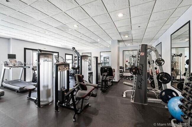 Building Photo - 2665 SW 37th Ave