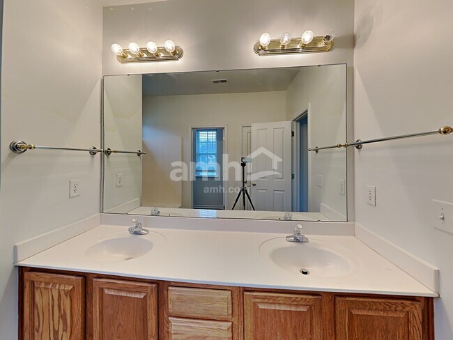 Foto del edificio - 4134 Vance Rd N