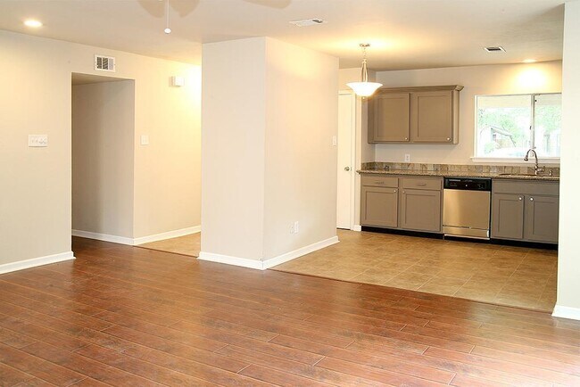 Foto del edificio - 9 Wolfhound Ln