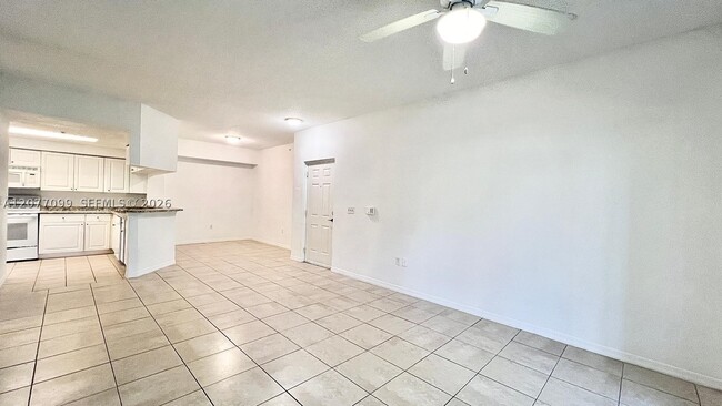 Building Photo - 3021 Alcazar Pl