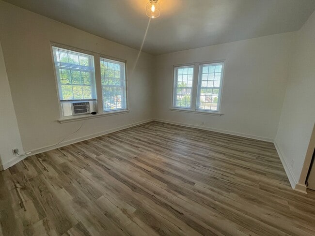 Foto del edificio - 229-3A W Jackson