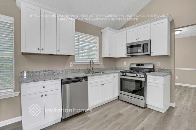 Building Photo - 3261 Sugar Creek Falls Ave SE