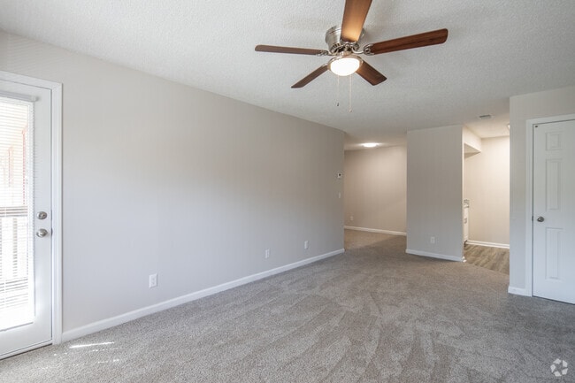 2BR, 2BA - 964SF - Living Room - Park Hills Apartments