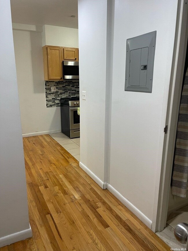 Building Photo - 118-82 Metropolitan Ave