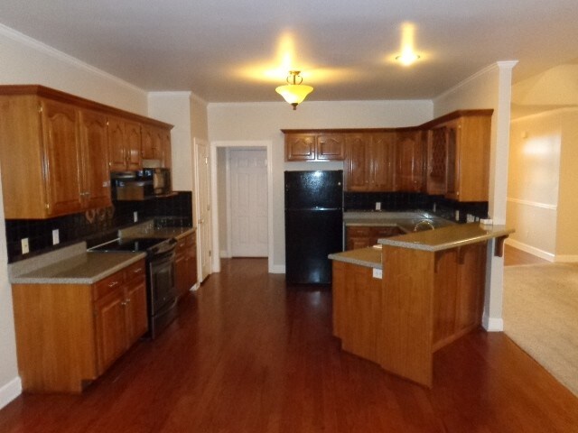 Building Photo - 639 Glenties Dr