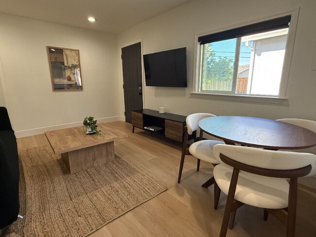 Foto del edificio - 14361 Buckner Dr