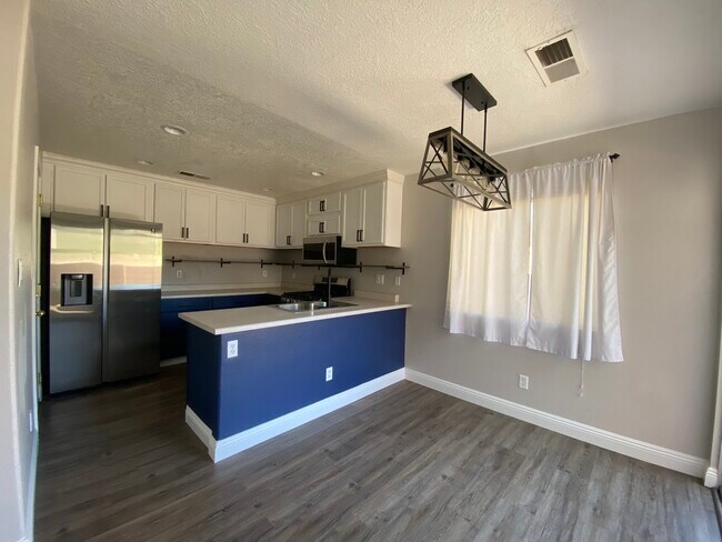 Foto del edificio - 10811 Jicama Way SE