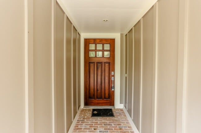 Building Photo - 14 Woodlot Ct