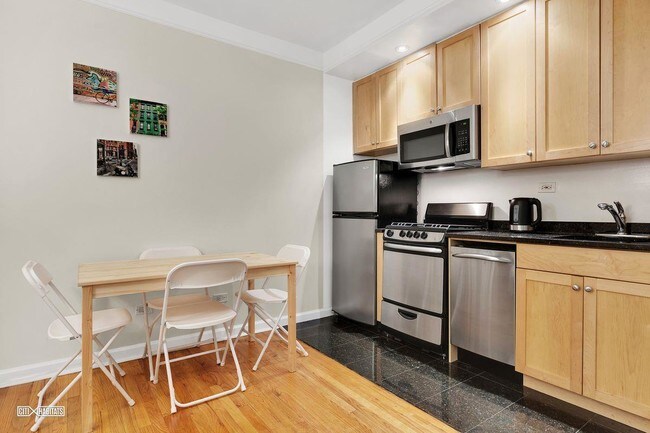 Foto del edificio - 113 W 13th St