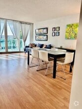 Building Photo - 100 Bayview Dr