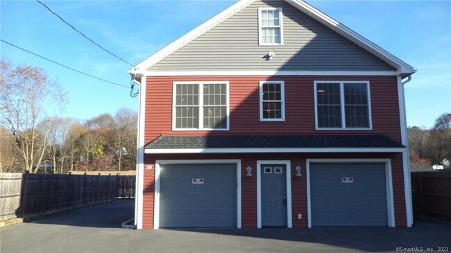 Building Photo - 39 Maple Ave