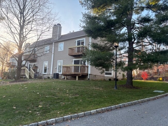 Building Photo - 1 Spring Pond Dr