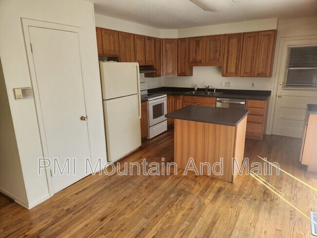 Foto del edificio - 59 Imperial Ct