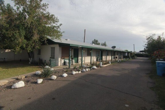 Primary Photo - Devonshire Apartments