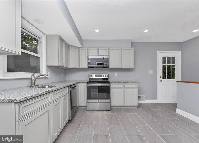 Building Photo - 9226 Limestone Pl