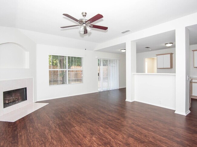 Foto del edificio - 8540 Charleston Ave