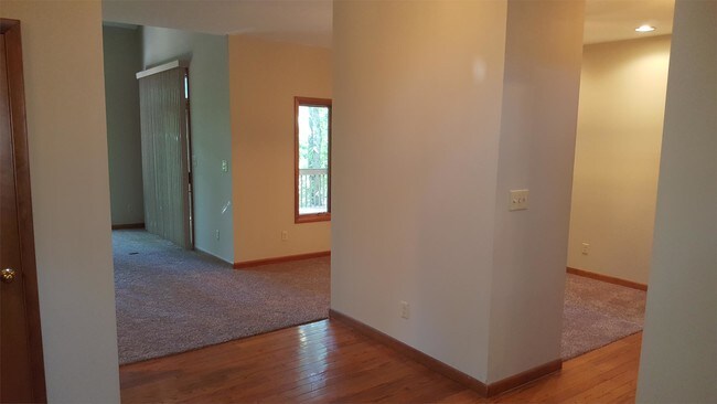 Building Photo - 8408 High Lark Ln