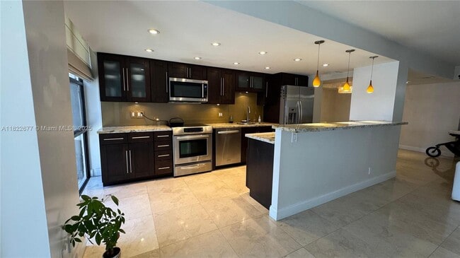 Foto del edificio - 18181 NE 31st Ct